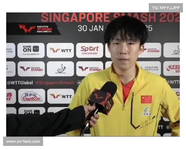 选手赛后交流战术，分享比赛中心态控制与技战术运用经验